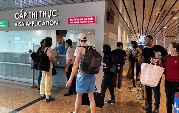 Vietnam rejects information about tightening visas for foreigners